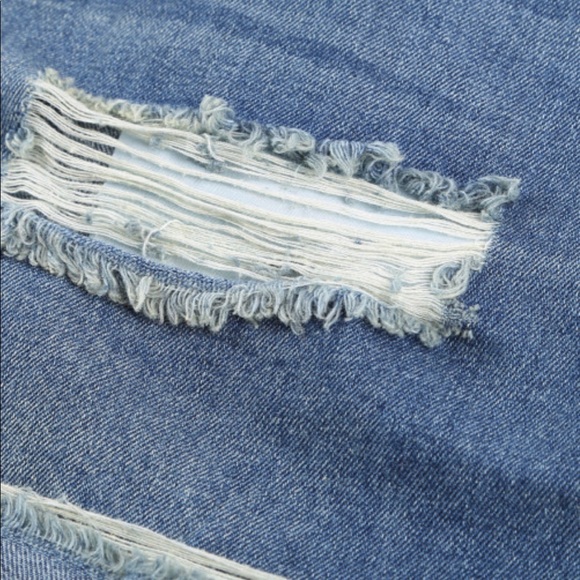 DONATED 🎉HP🎉 NEW Distressed Ripped Blue 5-pocketed Denim Shorts w/rolled-hem - Picture 8 of 11